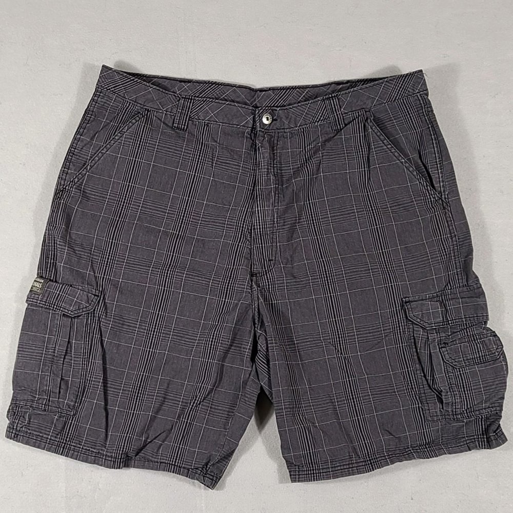 Wrangler Original Gray Plaid Cargo Shorts Mens Size 42 Lightweight Casual Work